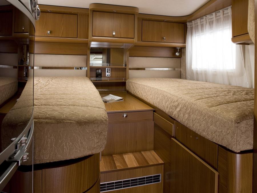 Интерьер Hymer B-Class SL 2007 года  (фото 6 из 16)